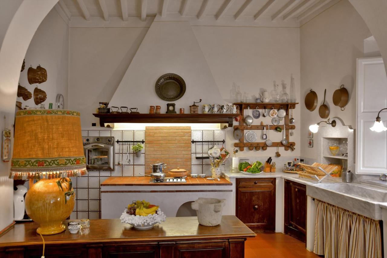 Villa Carlotta Con Piscina Lari Exteriér fotografie