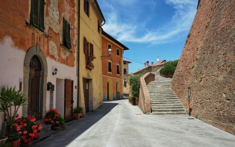 Villa Carlotta Con Piscina Lari Exteriér fotografie